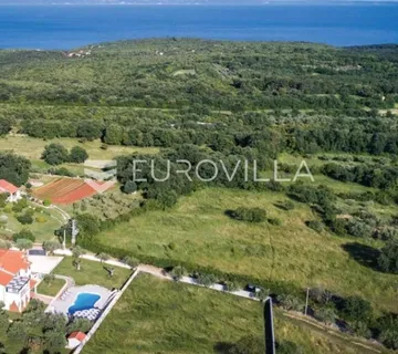 Istra, Krnica, kombinirano zemljište s pogledom na more na idealnoj lokaciji - Krnica, Marčana