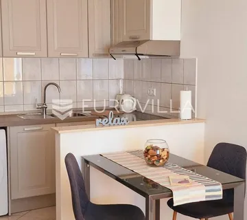Dugi rat, Jesenice, studio apartman 20m od mora - cover