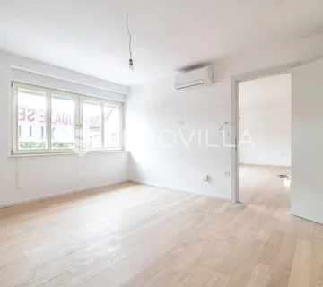 Samobor, Centar, Prekrasan novouređen trosoban stan, 80 m²