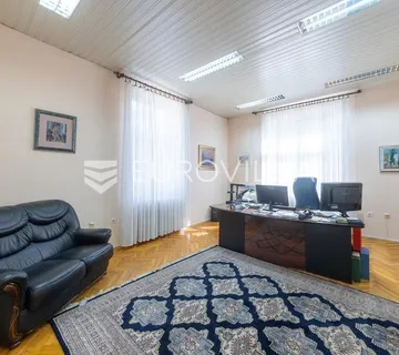 Osijek, Centar, Zakup, Opremljena poslovna zgrada prizemlje 650 m² - Gornji grad / Centar