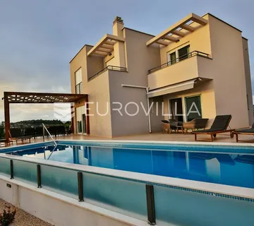 Brodarica, luksuzna vila s bazenom i pogledom na more - Brodarica, Šibenik