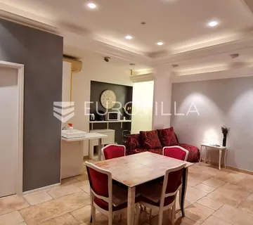 Karlovac, Centar, stan 50 m², renoviran na odličnoj lokaciji - cover