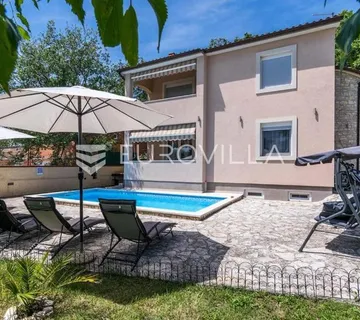 Istra, Pula, kuća s bazenom, teretanom i solarnim sustavom - cover