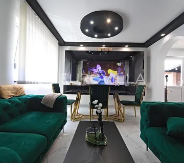 Osijek, Donji Grad, potpuno renoviran četverosoban stan s dvorištem
