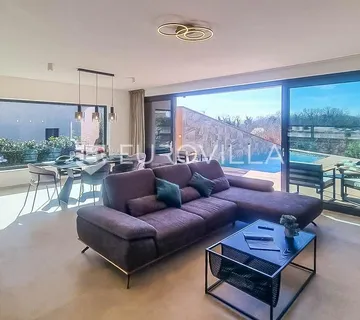 Istra, Novigrad, moderna vila od 136m2 s pogledom na more - Bužinija