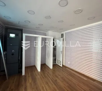 Istra, Rovinj, najam poslovnog prostora 20m2 u blizini glavnog trga