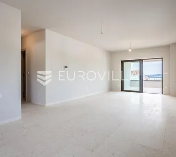 Vodice, NOVOGRADNJA, moderan dvosoban stan s pogledom na more, 450 m od mora, S4