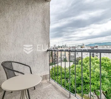 Zagreb, Ljudevita Posavskog, dvosoban stan s balkonom i terasom