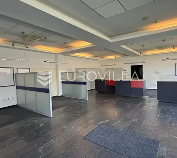 Osijek, Čepin, iznajmljuje se poslovni prostor od 161 m2
