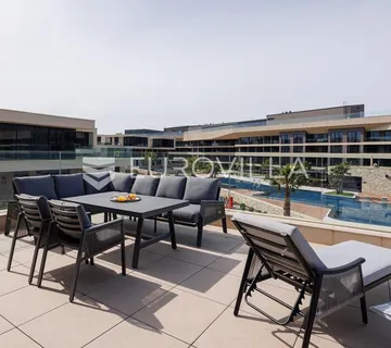 Istra, Petram Resort, luksuzna vila 262 m² prvi red do mora 150 m od mora - cover