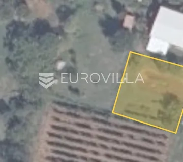 Istra, Šišan, građevinsko zemljište idealnih dimenzija -  500 m2 - cover