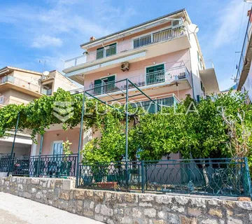Makarska, dva stana s prekrasnim pogledom na more - cover