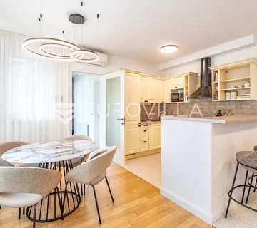 Zagreb, park Maksimir, trosoban stan 79 m², parking, spremište