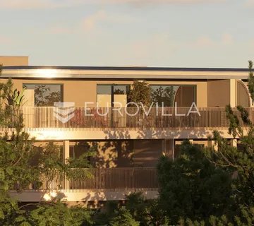 Istra, Umag, ekskluzivan penthouse s prostranom terasom, S405