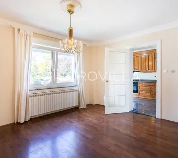Zagreb, Šestinski vrh prekrasan šesterosoban dvoetažan stan 250m2 + 2 garaže - cover