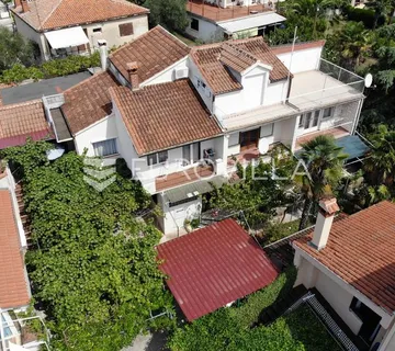 Istra, Rovinj, obiteljska duplex kuća 330m2 - 500 m od mora i centra grada