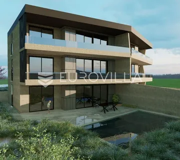 Premantura, građevinsko zemljište za 6 stambenih jedinica 1295 m2 u centru mjesta - Premantura, Medulin