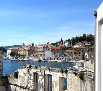 Brač, Milna, prekrasna kuća, 5 metara od mora - cover