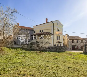 Istra, Brtonigla, šarmantna i elegantna obiteljska kuća - prekrasna ljetna rezidencija - cover