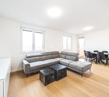 Zagreb, Vukomerec, Prvi najam, trosoban stan 81 m² garaža