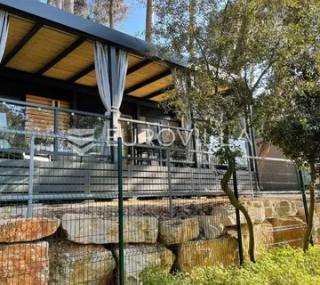 Istra, Rovinj, moderne mobilne kućice 32 m² i terasa 28 m²