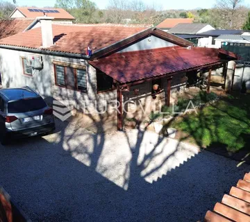 Istra, Medulin, atraktivna prizemnica okružena prirodom