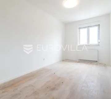 Zagreb, Dubrava, renovirani dvosoban stan NKP 77 m2 - Granešina