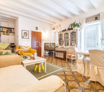 Zagreb, Pantovčak, pola kuće po vertilkali, dvoetažni stan na odličnoj lokaciji