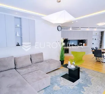 Opatija, Centar, moderno uređen trosoban stan NKP 85 m2 - cover