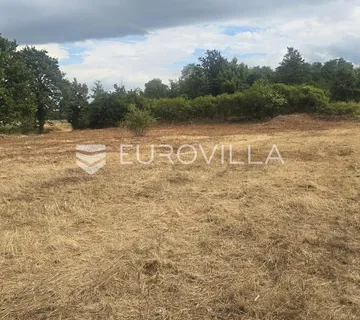 Marčana, Krnica - građevinsko zemljište na traženoj lokaciji