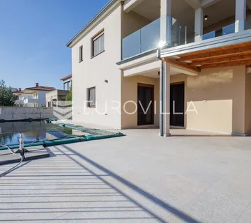 Istra, Labin, moderna istarska vila s bazenom