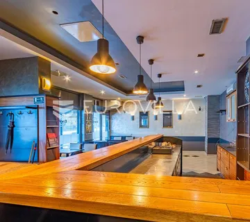 Varaždin, Centar, poslovni prostor površine 145 m² s terasom - Đurek
