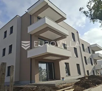Rijeka, D.Drenova, trosoban stan 104,23 m2, novogradnja s vrtom. - cover