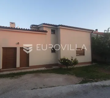 Istra, Valbandon, elegantna kuća s bazenom i zajamčenom privatnošću - Valbandon, Fažana