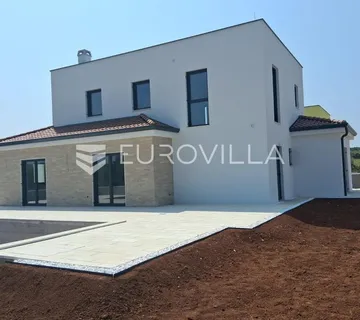 Istra, Poreč, prekrasna kuća s kamenim detaljima - Gedići