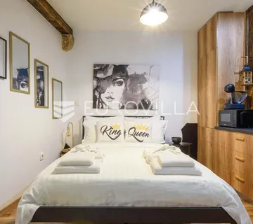 Istra, Rovinj, Stari grad, potpuno renoviran studio apartman 20 m² s uhodanim turističkim najmom