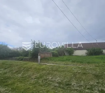Baranja, Čeminac Kozarac zemljište 10.224 m² s 9 starijih građevina