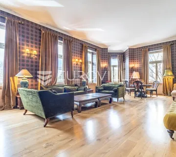 Zagreb, Zrinjevac luksuzan namješten trosoban stan 200 m² na 1. katu
