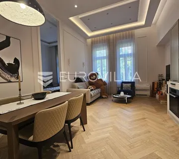 Opatija, luksuzan novouređen stan u prvom redu do mora 56.18 m²