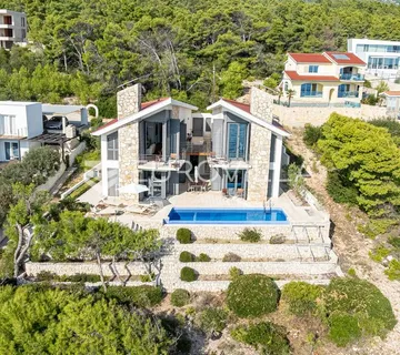 Otok Korčula, Vela Luka, villa prvi red uz more - cover