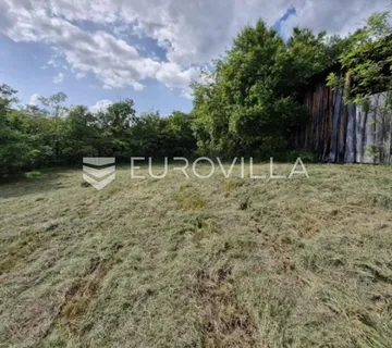 Buzet, Črnica, građevinsko i poljoprivredno zemljište 1393 m² - Črnica, Buzet