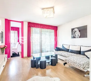 Zagreb, Donja Kustošija, trosoban stan s loggiom, 80 m²
