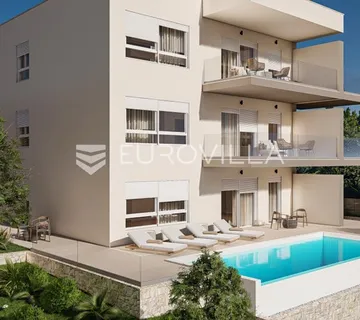 Marina, novogradnja, komforan trosoban stan ukupne površine 176 m²