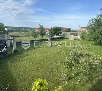 Tinjan, Kamena stancija u srcu Istre