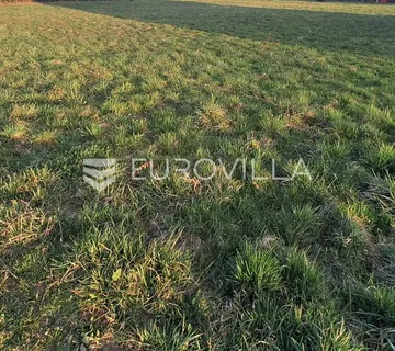 Karlovac, Borlin, građevinsko zemljište 2100 m², odlična lokacija - cover