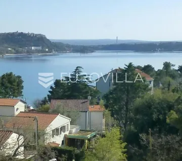Krk, Omišalj, kuća sa pet apartmana, 200 m od mora