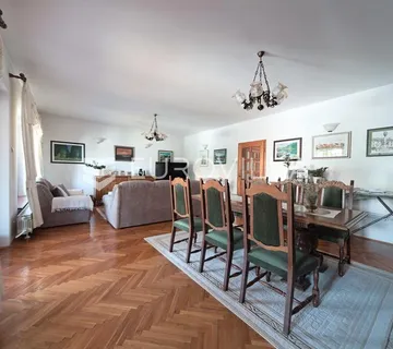 Osijek, Donji Grad, prostrana kuća s dvorištem površine 403 m²