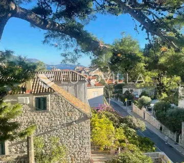 Dubrovnik, Boninovo, Prostran četverosoban stan na vrhunskoj lokaciji blizu Pila