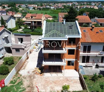 Fažana, Valbandon, iznimno atraktivan stan u kvalitetnoj novogradnji samo 600 m od mora - Valbandon, Fažana