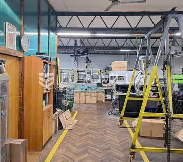 Karlovac, centar, poslovni prostor 1100 m2, skladište - proizvodnja - cover